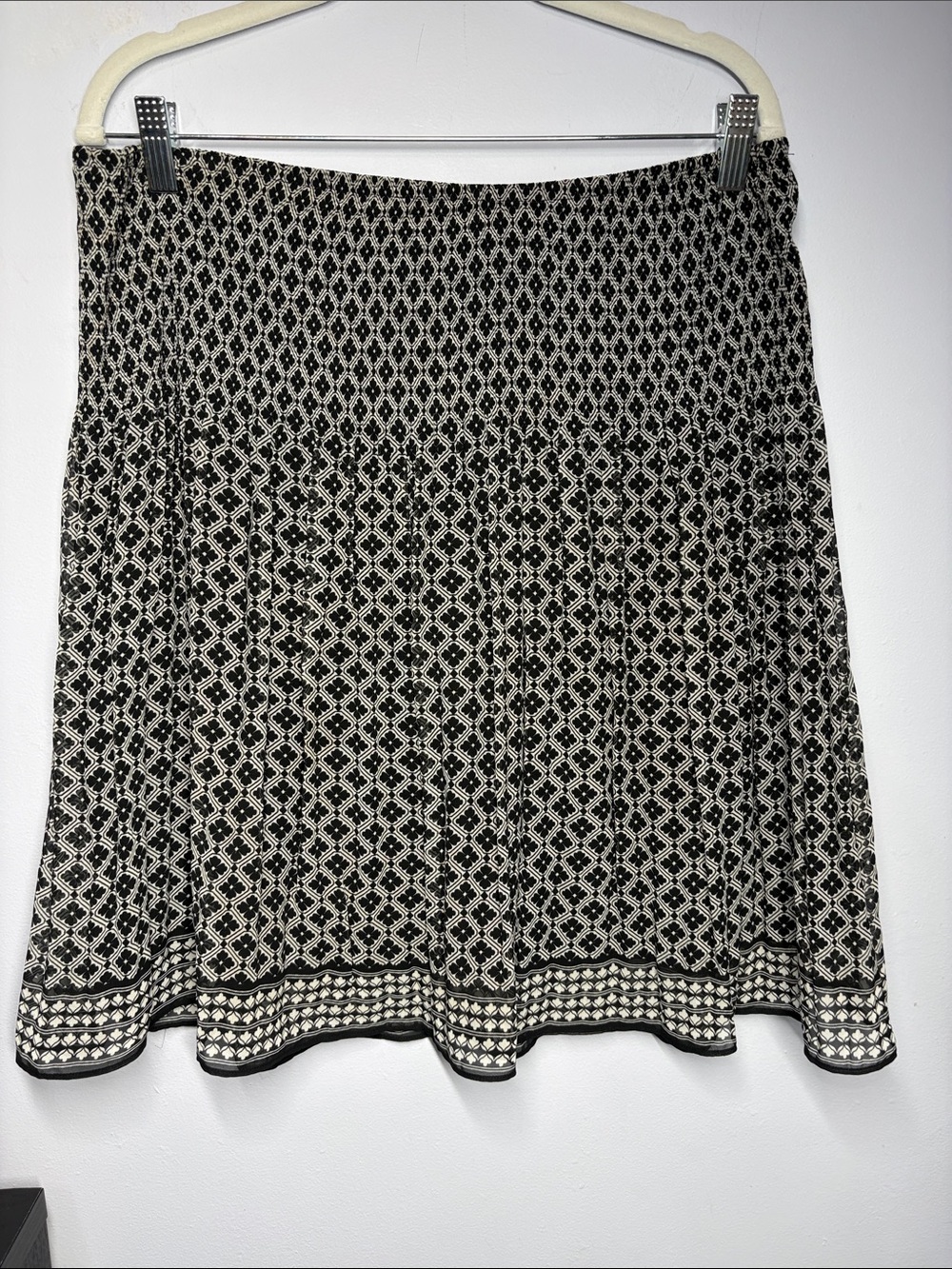 Max Studio Women's Black and Cream Patterned Skater Skirt - Picture 1 of 7